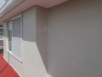 外壁塗装　外壁の色　塗料　エスケー化研　クリーンマイルド　2階外壁の色　ホワイトベージュ　SR-164