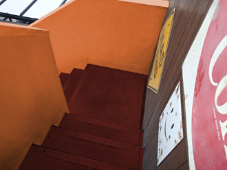 浦安市　店舗　塗装　階段　色決め　色選び　カラーシミュレーション　壁：Ｈ12-70T　床：ブラウン