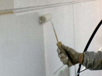 品川区　外壁塗装　ナノコンポジットシーラーによる下塗り