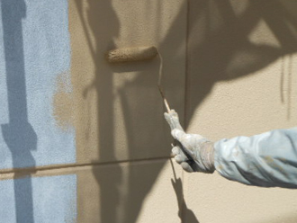 品川区　外壁塗装　ナノコンポジットWによる中塗り