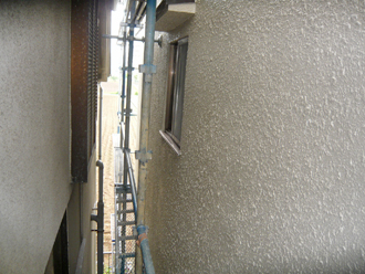 北区　外壁塗装　屋根塗装　足場架設　狭いスペースはこのように架設