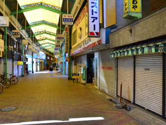 シャッター街と化した商店街