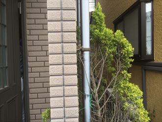 サイディング,八千代市,外壁塗装,屋根カバー,コーキング,ブリード現象,ノンブリード,可塑剤,塗料,ヒビ