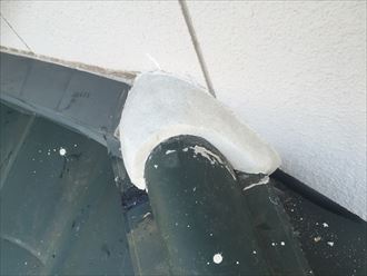 漆喰で隙間をカバー