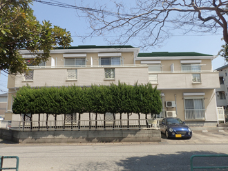千葉市中央区　アパート屋根塗装　アパート外壁塗装　クリーム系