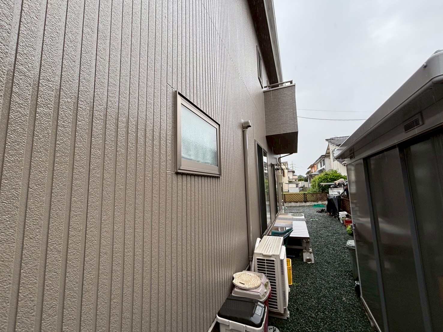 色は今流行りのグレージュに!