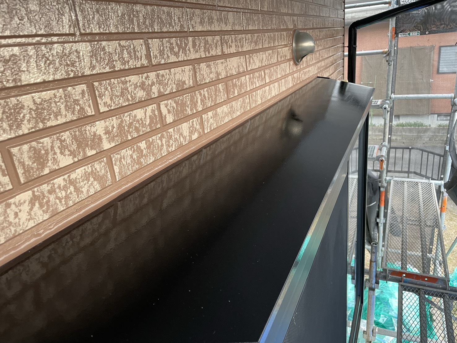 【宇城市】水切り・出窓屋根・樋・水切りをピカピカに!中古物件の付帯部塗装で新築みたいな艶が復活しました