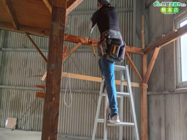 【熊本市中央区】賃貸倉庫の内部解体工事。次の入居者のために手作業で丁寧に撤去しました