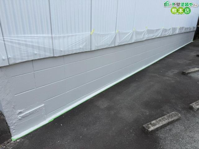 【熊本市中央区】ひび割れが進んだ基礎巾木を補修＆塗装。撥水塗料で内側からの膨れも防ぐ仕上げｖ