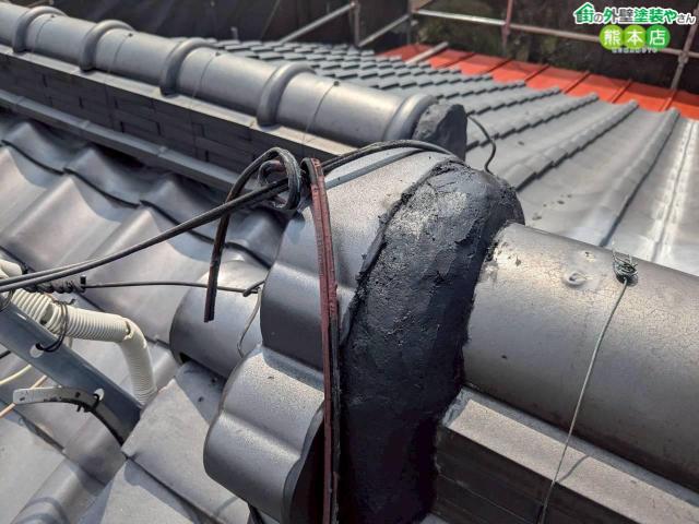 【熊本市東区】瓦屋根の漆喰補強工事。養生から黒漆喰の補修まで雨漏り再発を防ぐ職人技
