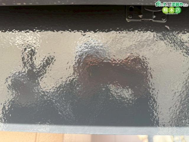 【熊本市北区】劣化が進んだ破風板を職人技でよみがえらせる！下塗り2回の丁寧施工