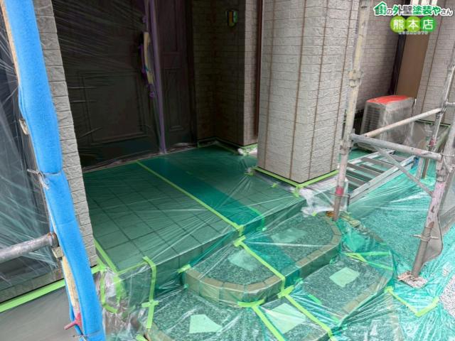 【熊本市北区】窓もサッシもしっかりガード！塗装前の養生作業をご紹介【D様邸現場レポート④】