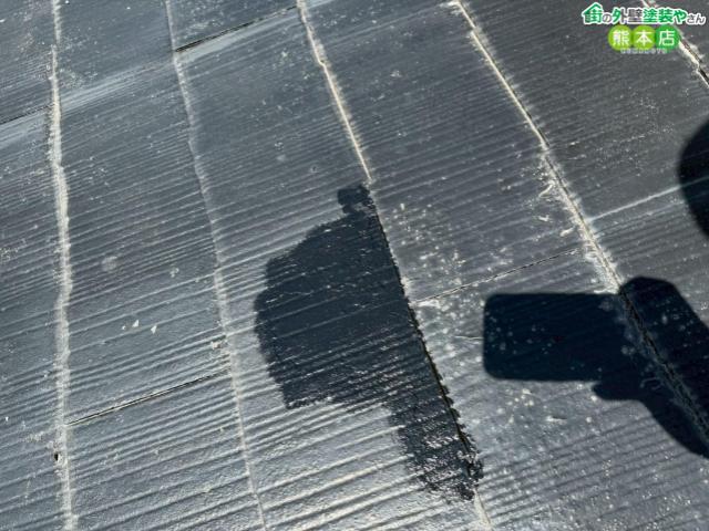 【熊本市北区】塗膜剥がれをおこした屋根と外壁を部分補修！3万円の応急処置で職人がこだわったポイント