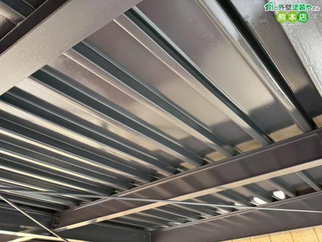【熊本市北区】サビだらけだった駐車場の鉄骨が大変身！無機塗料の中塗り＆上塗りで驚きの艶感