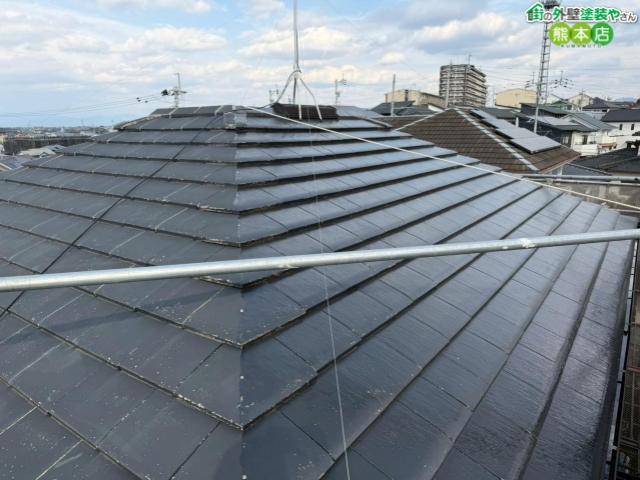 【熊本市北区】色褪せた陶器瓦の屋根下塗り!究極の艶を生み出す土台づくり