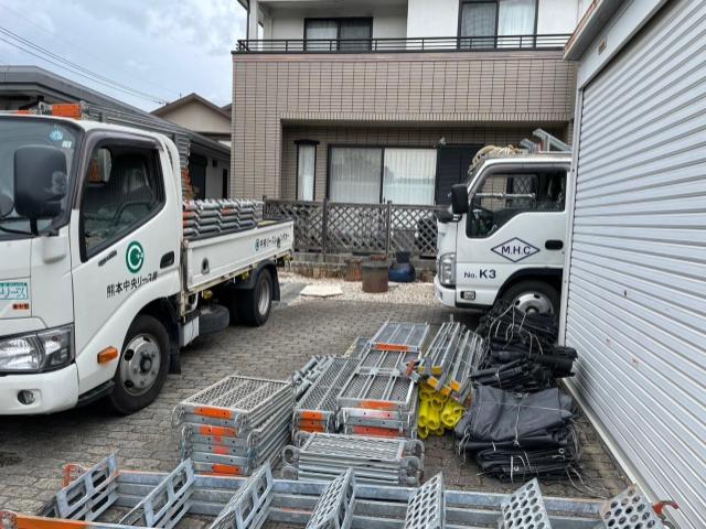 熊本市西区足場組立搬入トラック