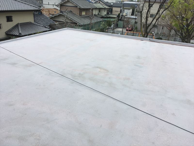 ウレタン防水　劣化　トップコート