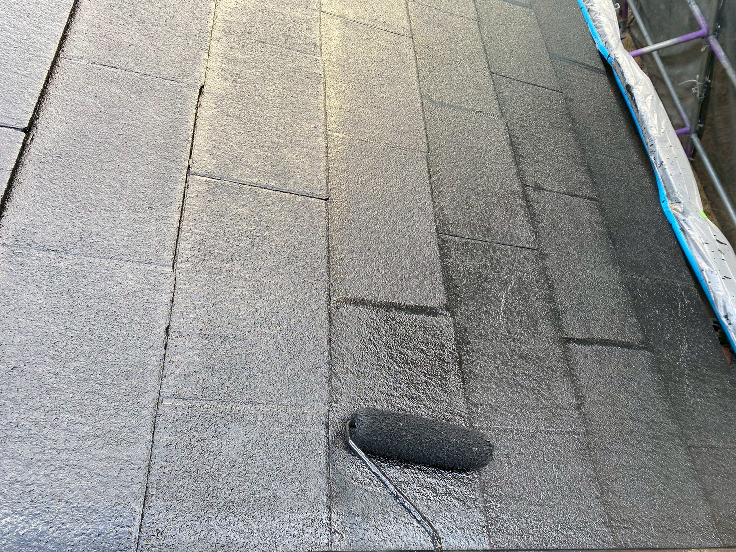 屋根上塗り塗布