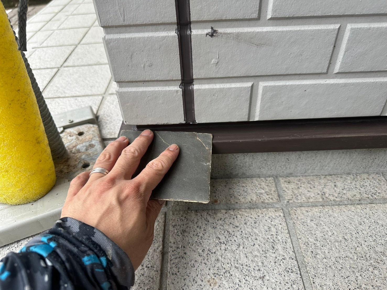 名古屋市天白区で紫外線に焼けてしまった屋根板金と土台水切を錆止め塗布して保護しました！