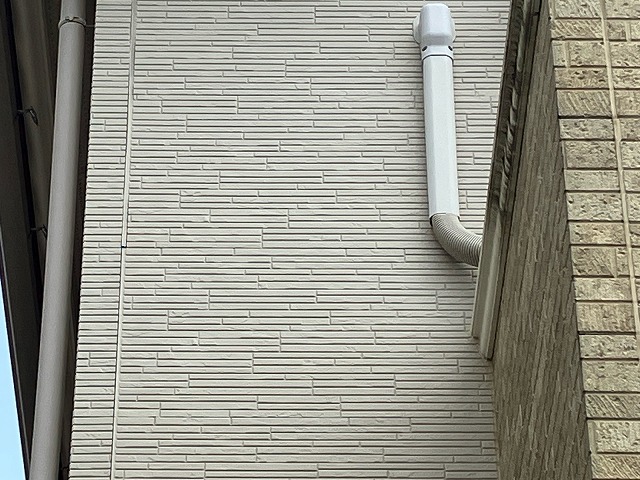 色あせた外壁面