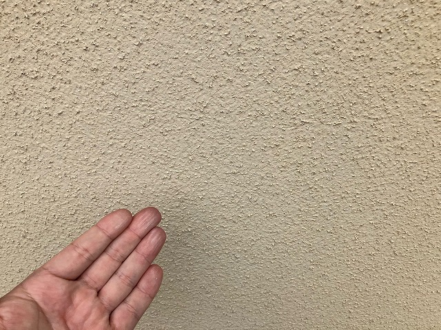 外壁のチョーキング確認