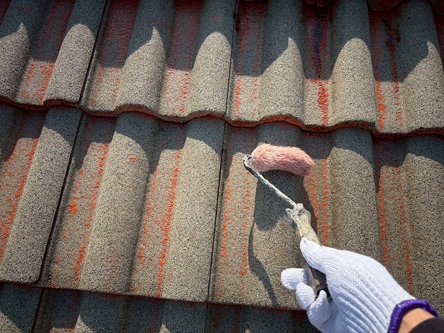 下塗り3回目で下地を完成形に近づけ、仕上げ工程へ備える