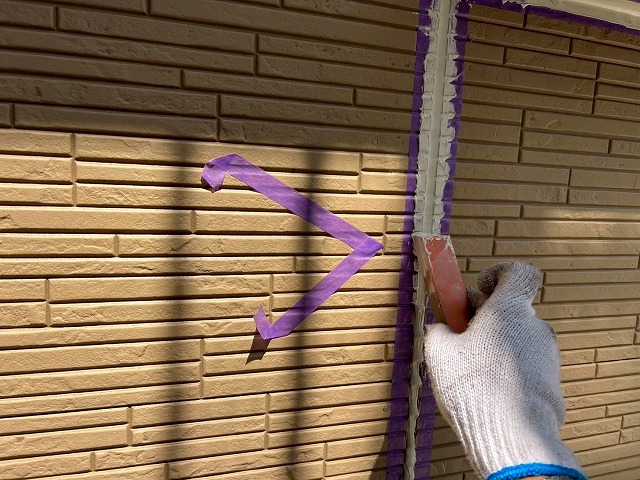 ヘラ押さえ作業