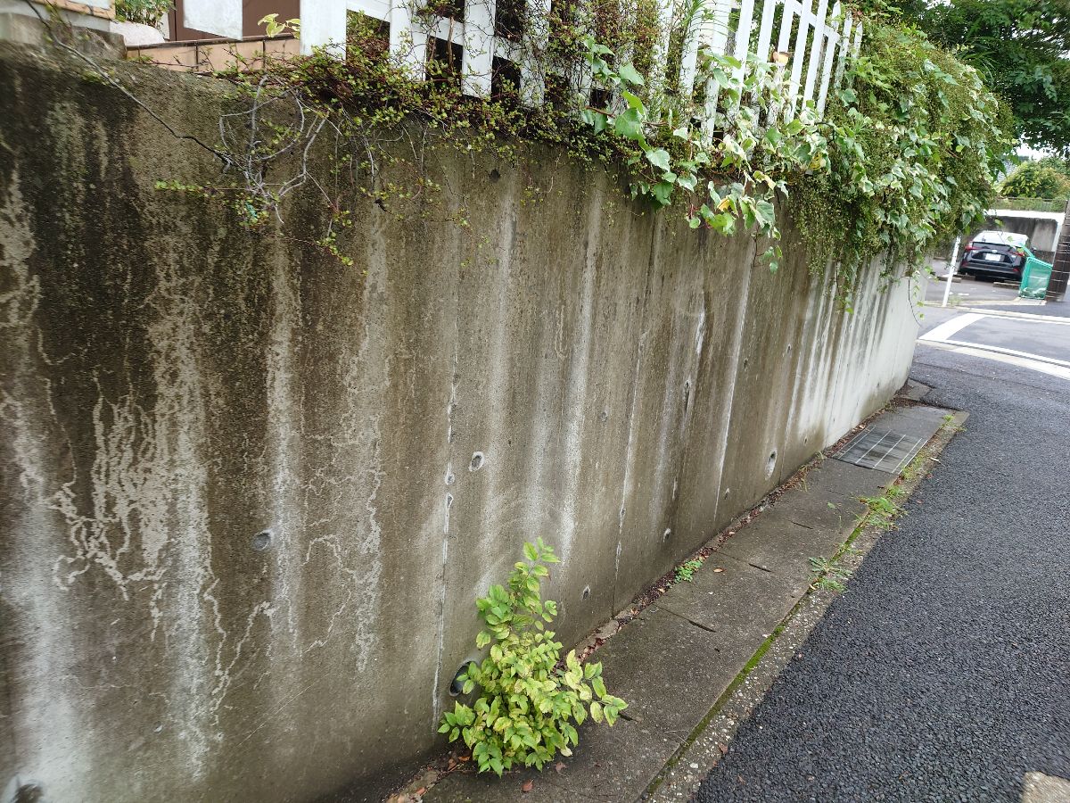 名古屋市名東区にてコンクリート塀の塗装を実施しました。