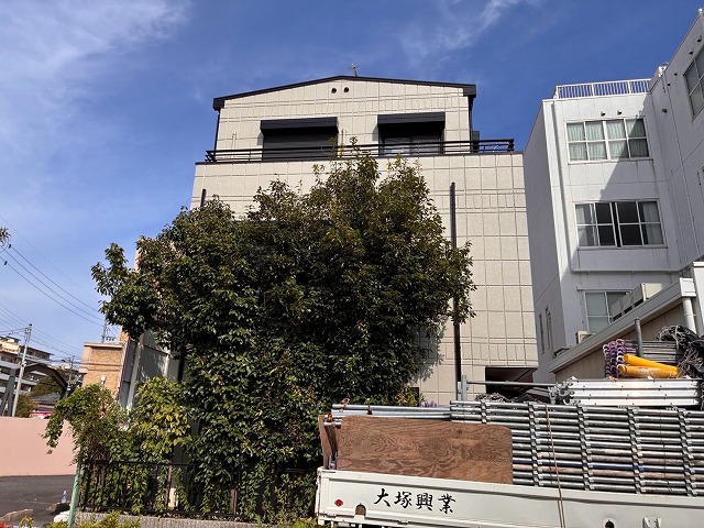 名古屋市東区で雨漏りが発生したベランダ防水と目地・面台目地シーリング打替えを伴う外壁塗装工事