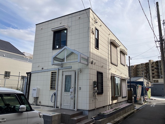 瀬戸市の中古住宅を入居前に外壁・基礎塗装｜下地補修から高圧洗浄まで丁寧施工