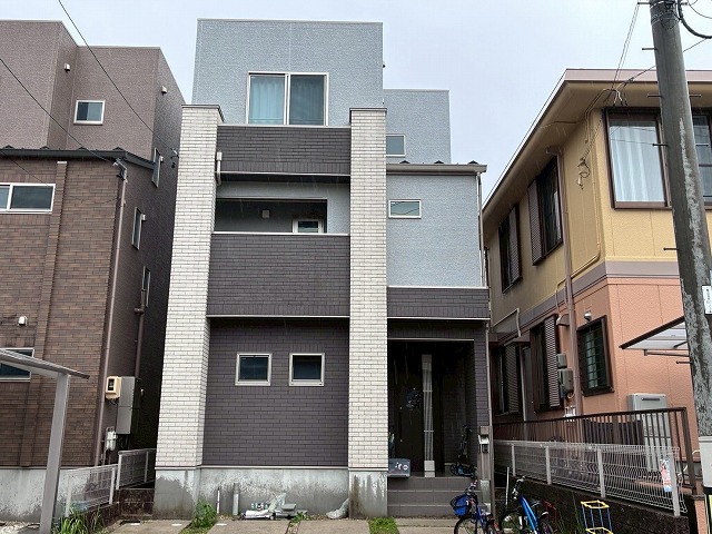 外壁のクラック（ひび割れ）補修から下塗り・中塗り・上塗りまで丁寧に仕上げる外壁塗装工事の流れ