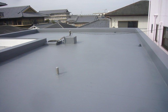 吹田市における屋根防水工事の重要性と方法。建物を雨漏りから守ろう