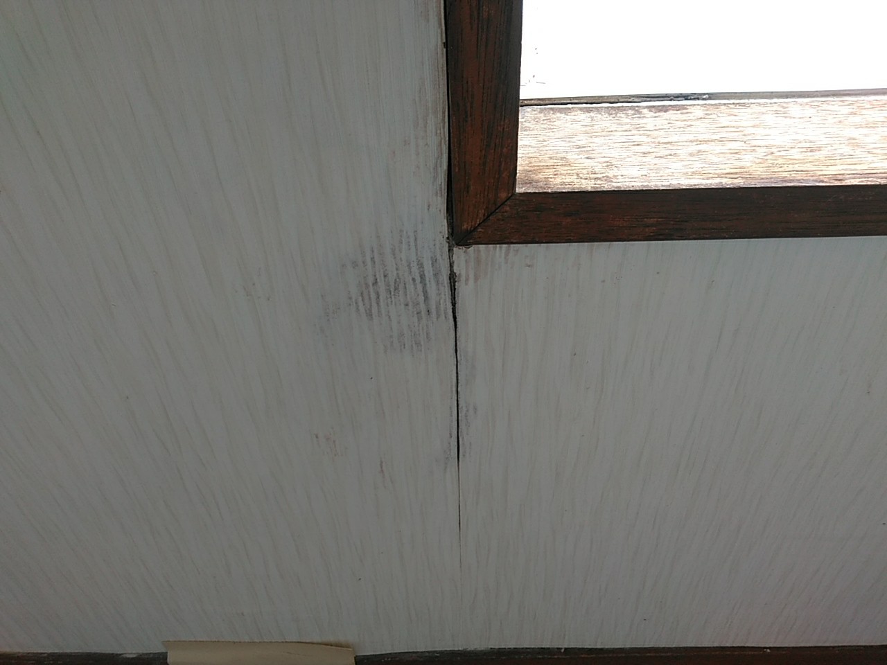 出窓雨漏り