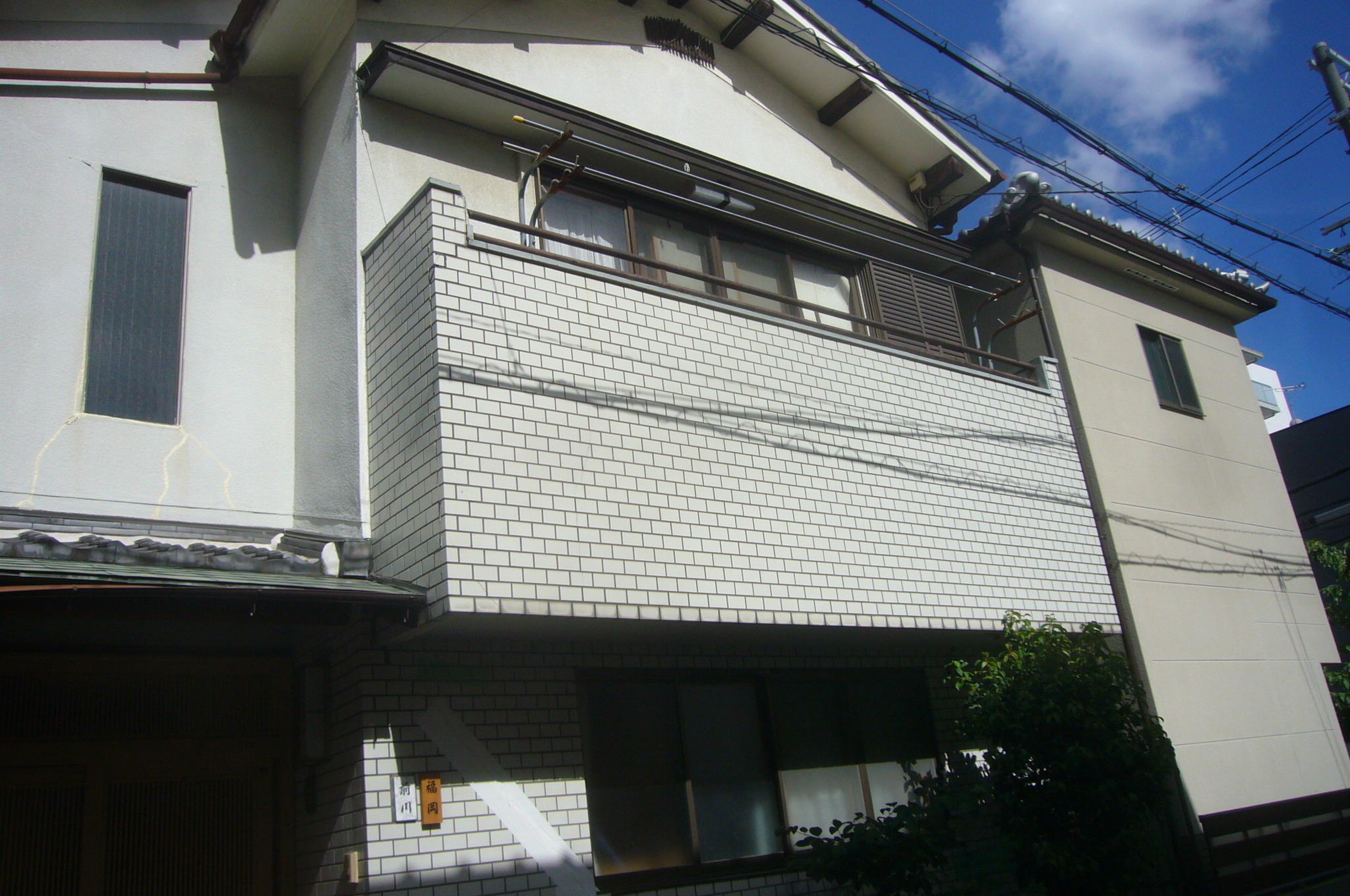 大阪市淀川区で木造２階建ての外壁の地震被害の調査に伺いました。