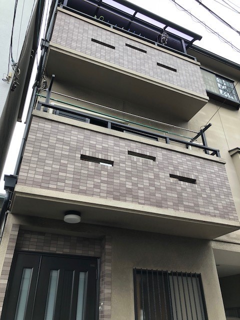 大阪市鶴見区にて、外壁防水塗装工事の現場調査に伺いました。