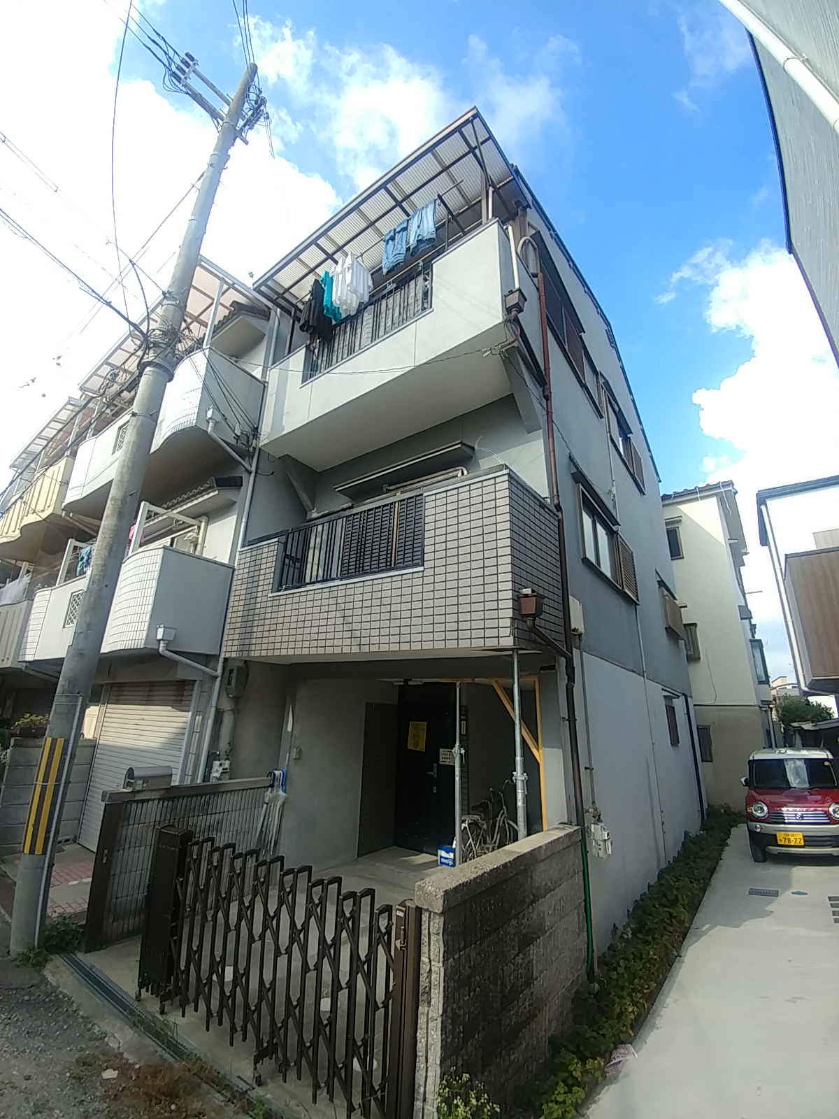 高槻市にて～地震でバルコニーが落ちそうになっている現場が着工しました