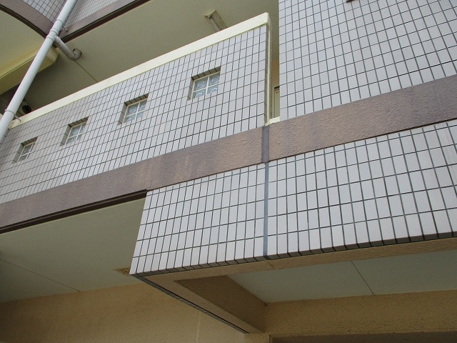 タイル 目地 ブリード