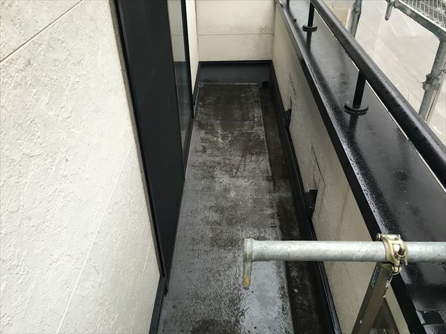 バルコニー 防水工事 洗浄前