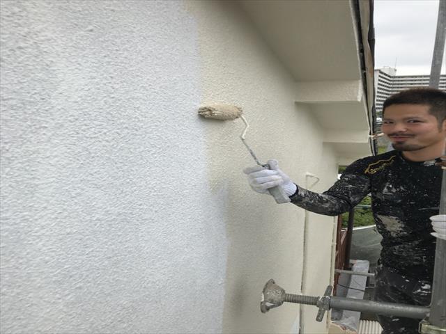 外壁塗装 中塗り