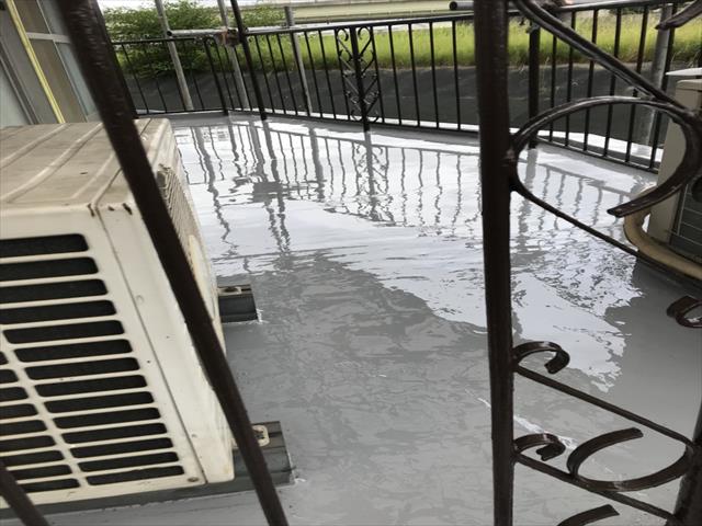 ウレタン防水材 2回目塗布