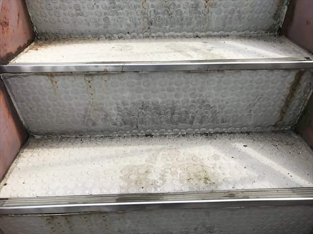 長尺シート傷んでる