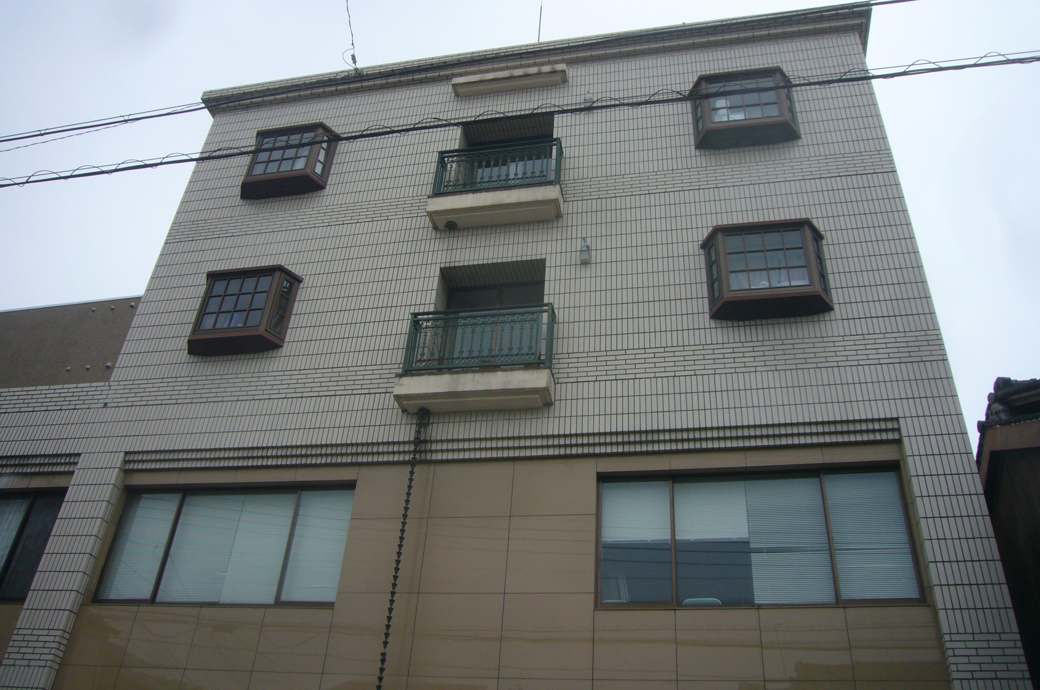吹田市で５階建てビルの現場調査に伺いました。
