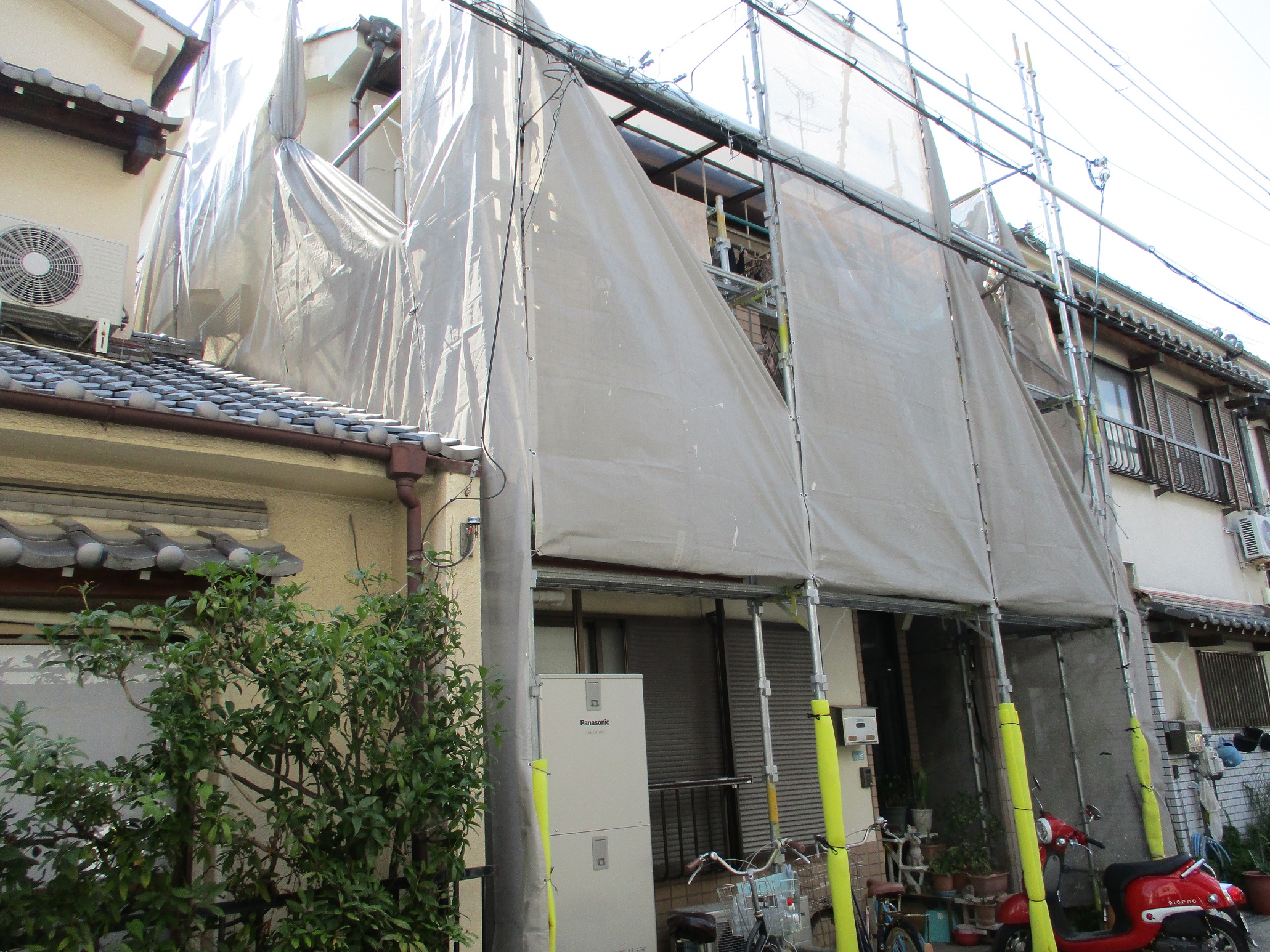 豊中での足場が無事組み立てられました
