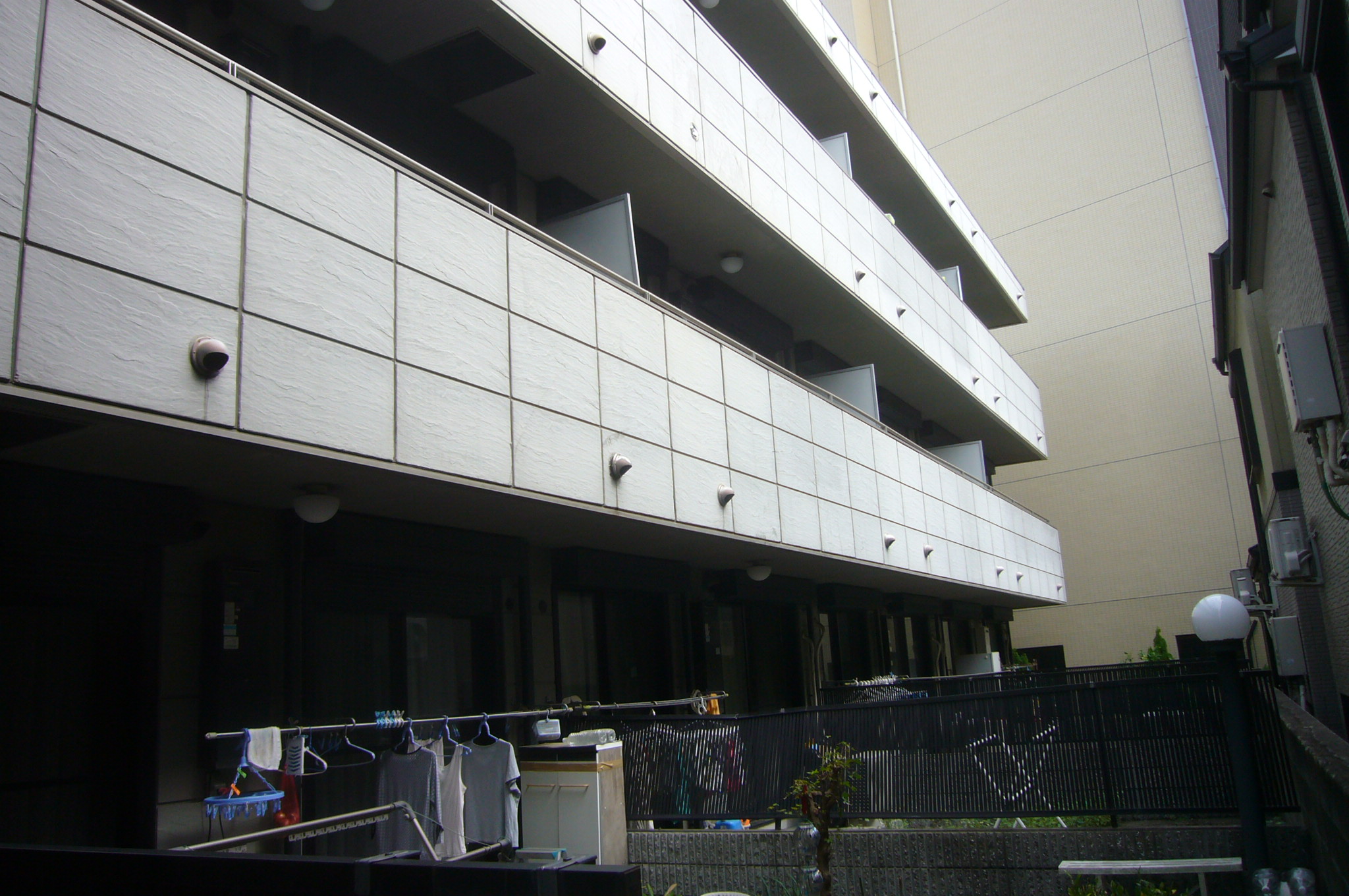 高槻市セキスイハウスの鉄骨３階建てマンション現場調査の様子をお伝えします。