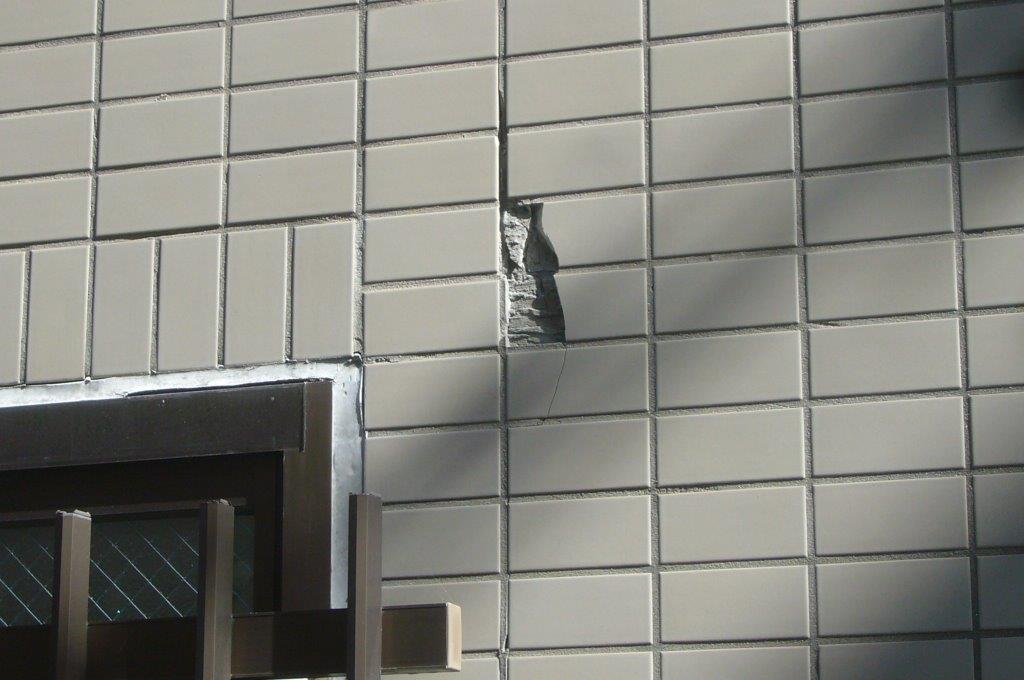 タイル 劣化 剥がれ