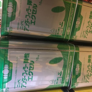 ゴールデンウィーク前に塗料がどひゃ～と入ってきました！