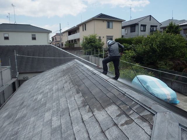 豊中市のハイツで屋根の高圧洗浄を行いました