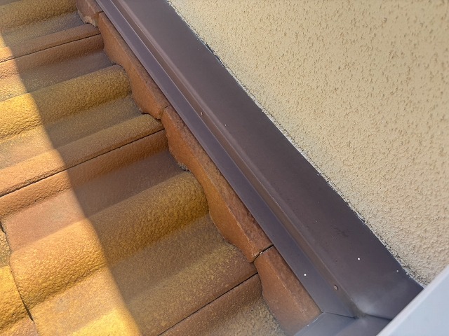 壁際板金の納まり