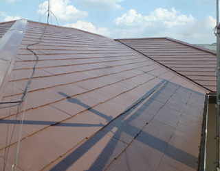 吹田市でスレート屋根の塗装を検討の方へ目安や寿命を伸ばす方法を解説します