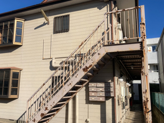 吹田市で外部の鉄骨階段の劣化が心配なアパート所有者の方へ塗装手順をお伝えします